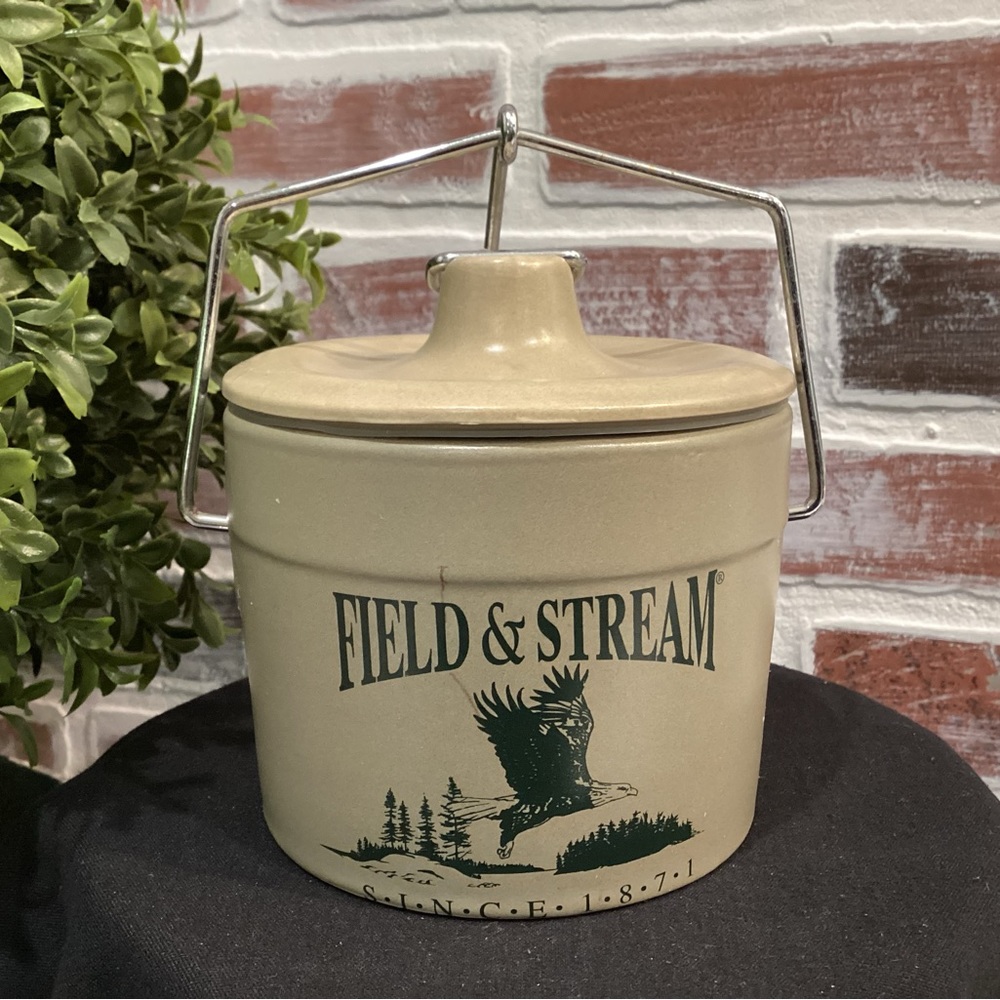 🟢 Field & Stream Since 1871 - Ceramic & Metal Crafted Decanter type Lidded Jar
